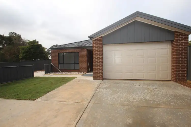 Unit 2/164 Gillies Street, Maryborough VIC 3465
