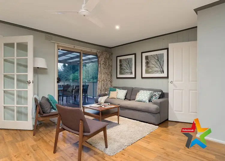 Second view of Homely house listing, 9 Arkarra Court, Mooroolbark VIC 3138