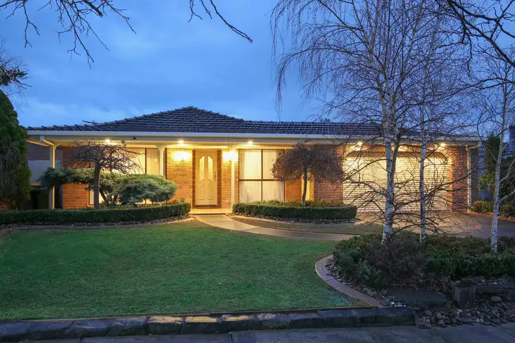 31 Grimes Avenue, Taylors Lakes VIC 3038