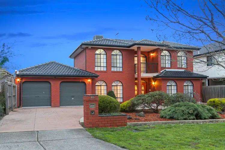 16 Mackenzie Close, Taylors Lakes VIC 3038