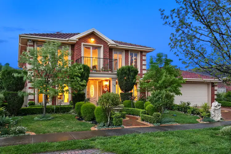 16 Carnarvon Close, Taylors Lakes VIC 3038