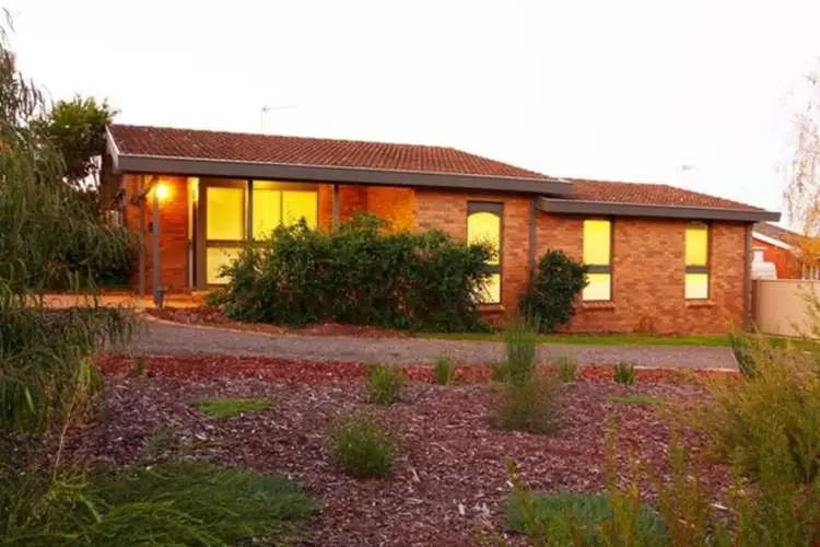 11 Desmond Street, Strathdale VIC 3550