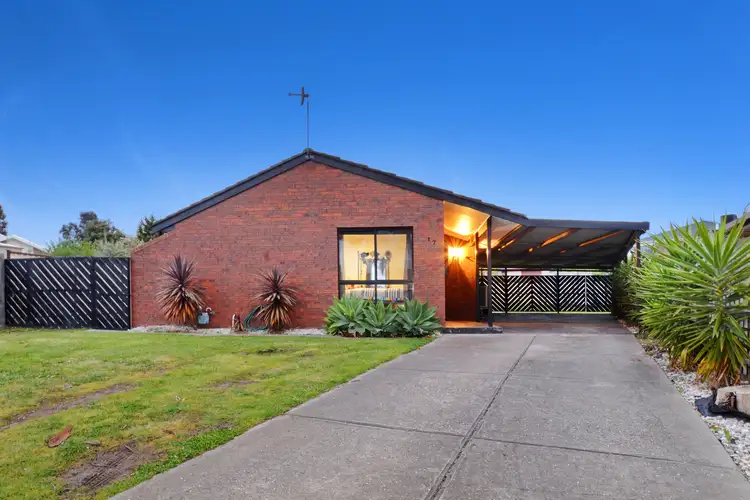 17 Willandra Court, Taylors Lakes VIC 3038