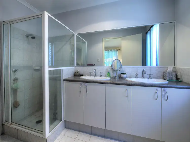 Fifth view of Homely house listing, 33 Phar Lap Road, Wattle Grove WA 6107