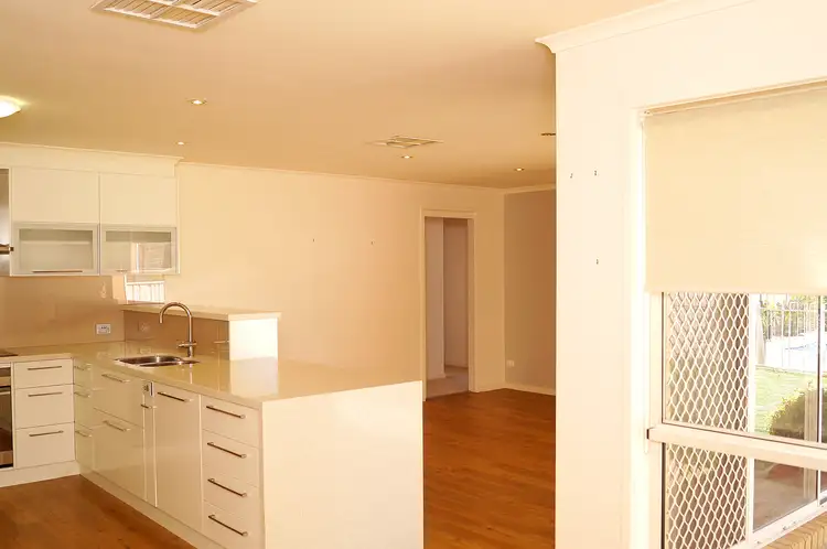 Seventh view of Homely house listing, 10 Page Court, Shepparton VIC 3630