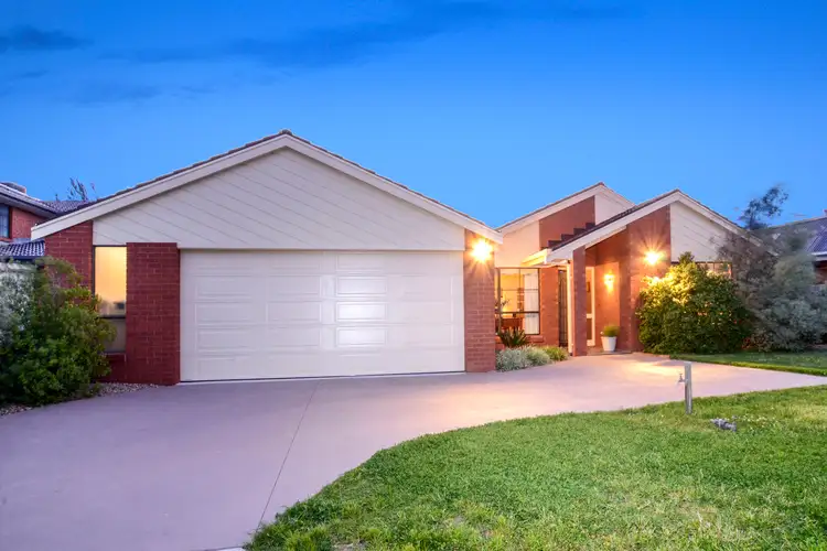 15 Saratoga Crescent, Keilor Downs VIC 3038