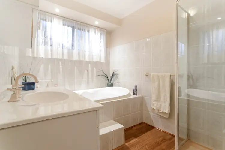 Sixth view of Homely house listing, 15 Saratoga Crescent, Keilor Downs VIC 3038