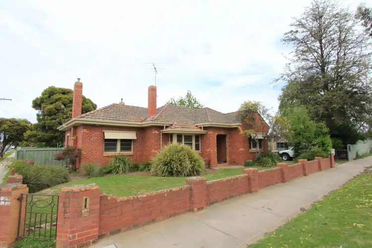 2 Carpenter Street, Kangaroo Flat VIC 3555