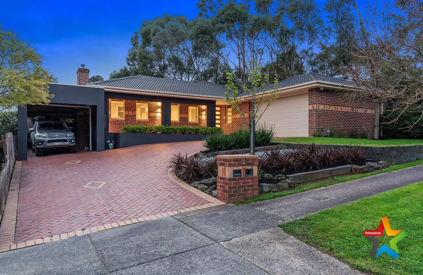 Main view of Homely house listing, 2 Blue Ridge Drive, Mooroolbark VIC 3138