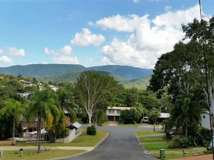 8 Coryule Place, Cannonvale QLD 4802