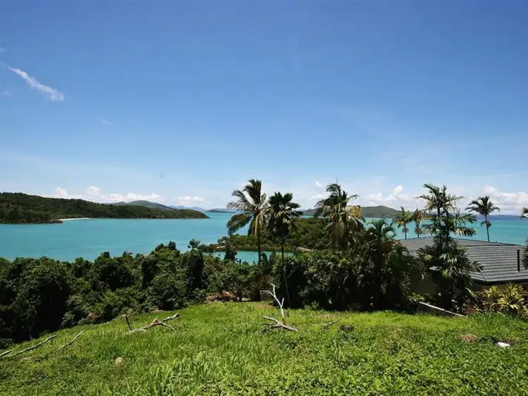 11 Warrain Street, Shute Harbour QLD 4802