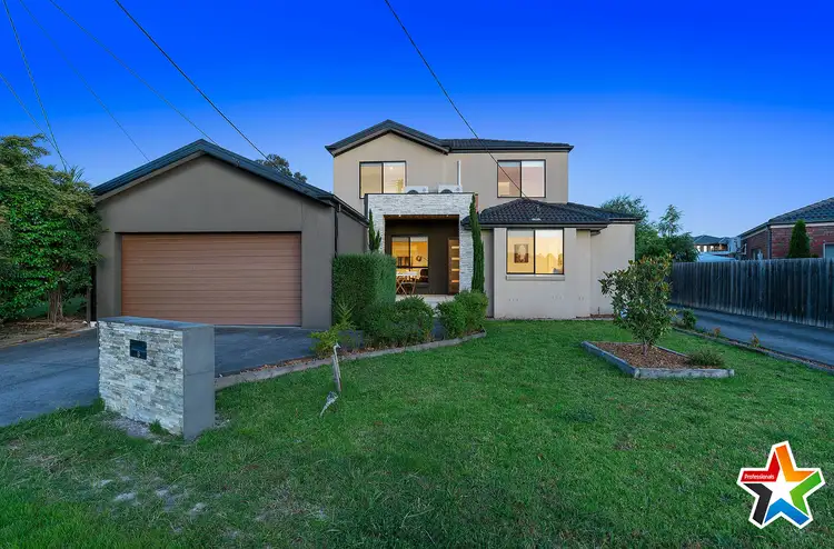 6 Saxon Drive, Mooroolbark VIC 3138
