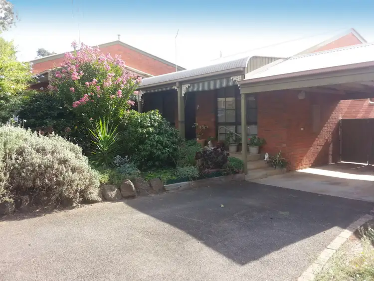Main view of Homely house listing, 2/256 Mackenzie (West) Street, Kangaroo Flat VIC 3555