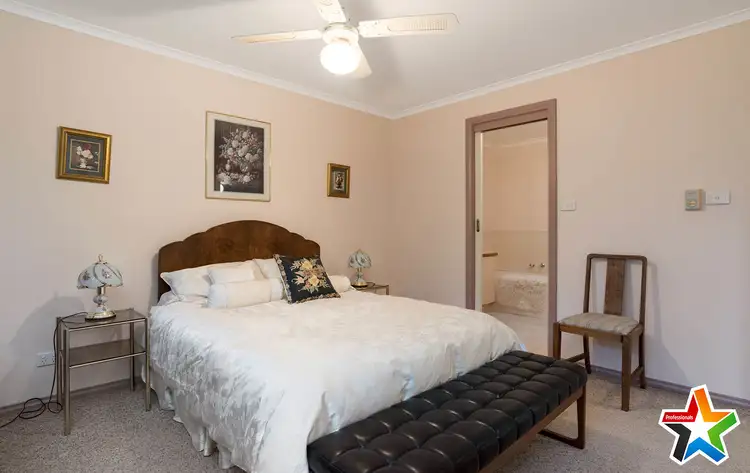 Fifth view of Homely unit listing, 2/3 Wickham Road, Croydon VIC 3136