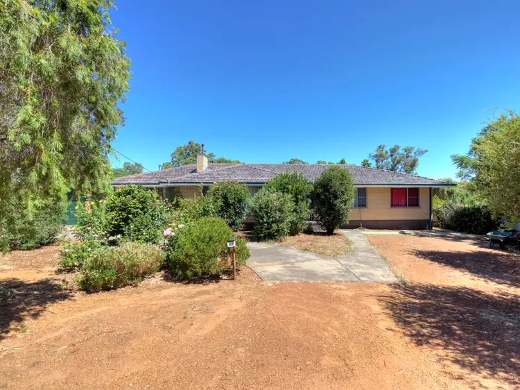 69 Lesmurdie Road East, Walliston WA 6076