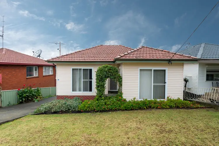35 Lake Avenue, Cringila NSW 2502