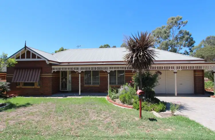 25 Butcher Street, Strathdale VIC 3550