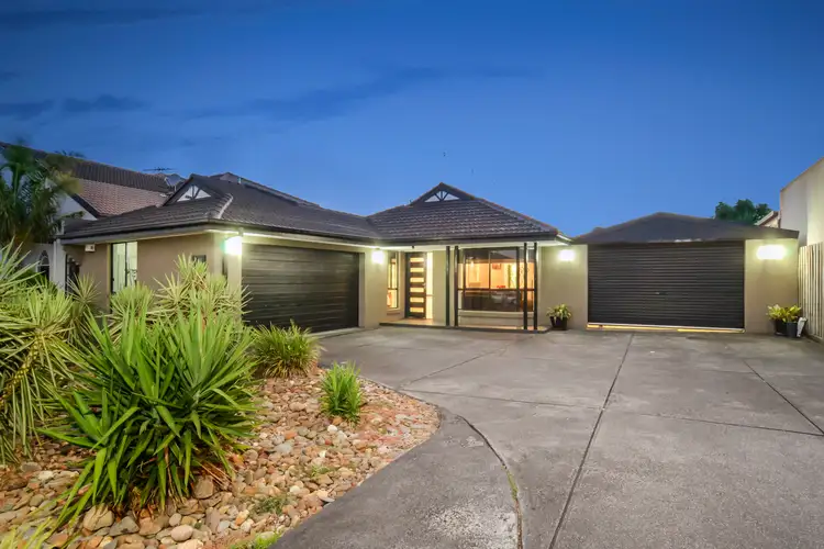 7 Orion Close, Taylors Lakes VIC 3038