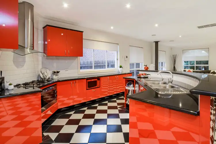 Third view of Homely house listing, 6 Lindsay Court, Taylors Lakes VIC 3038