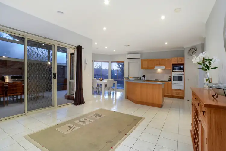 Sixth view of Homely house listing, 27 Sovereign Way, Hillside VIC 3037
