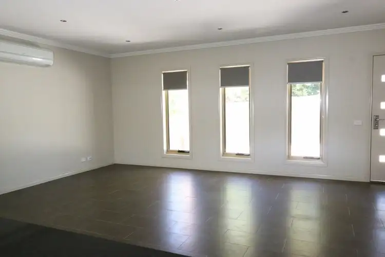 Sixth view of Homely house listing, 2/17 Spring Gully Road, Quarry Hill VIC 3550