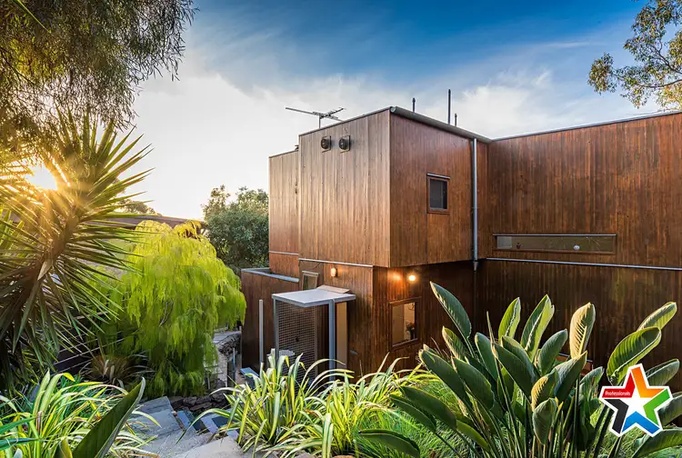 18 Sunrise Hill Road, Montrose VIC 3765