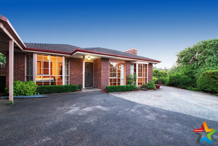 3 Dyson Court, Mooroolbark VIC 3138