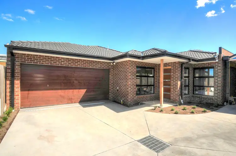 2/10 Monaro Close, Wantirna South VIC 3152