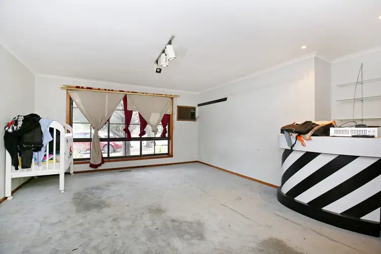 Fifth view of Homely house listing, 8 Corryong Crescent, Taylors Lakes VIC 3038