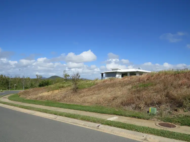1 Grandview Terrace, Bowen QLD 4805
