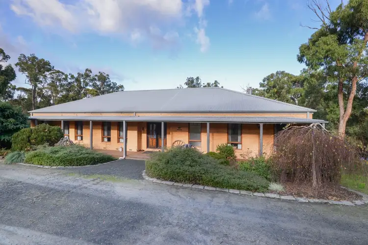 28 Allsops Road, Launching Place VIC 3139