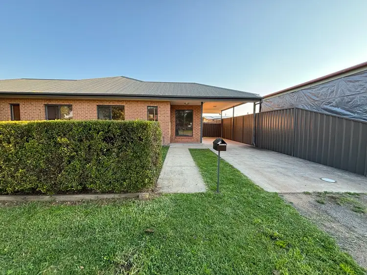 2/11 Nandowra Street, Aberdeen NSW 2336