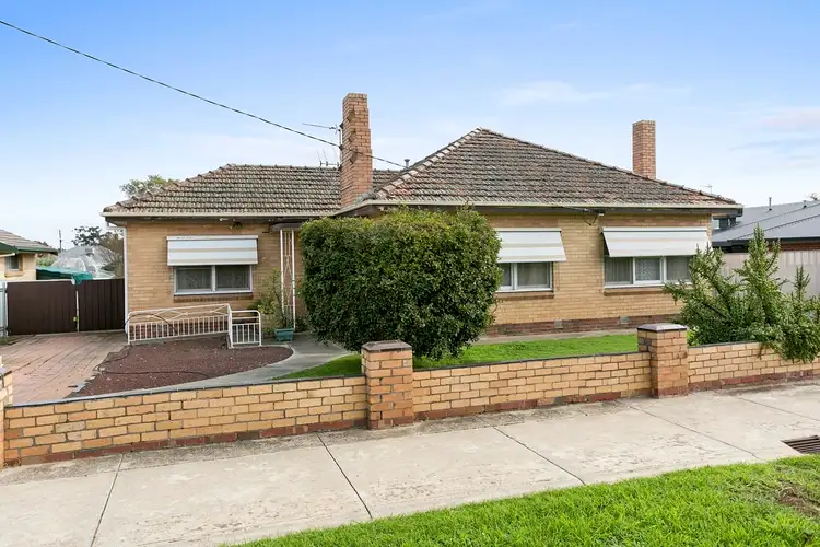 32 Neale Street, Kennington VIC 3550