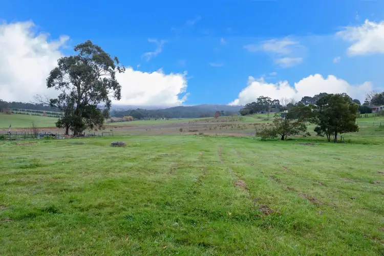 10 Elvian Road, Woori Yallock VIC 3139