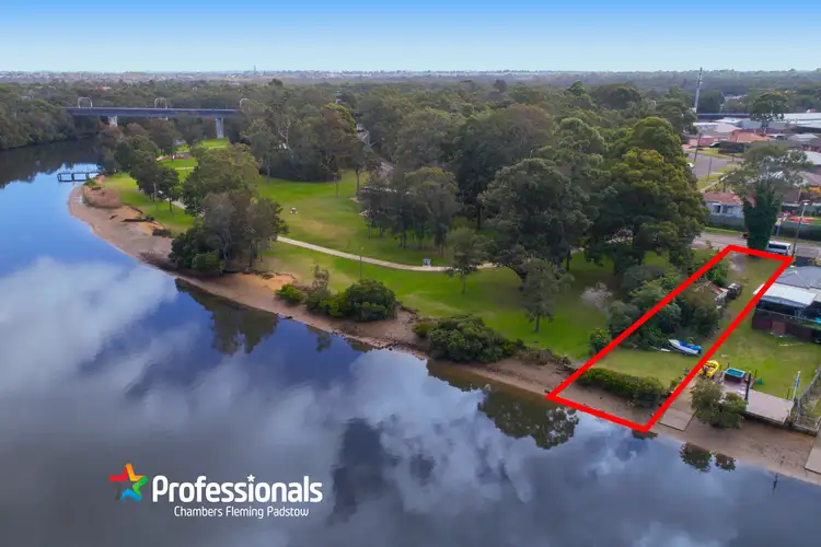582 Henry Lawson Drive, East Hills NSW 2213