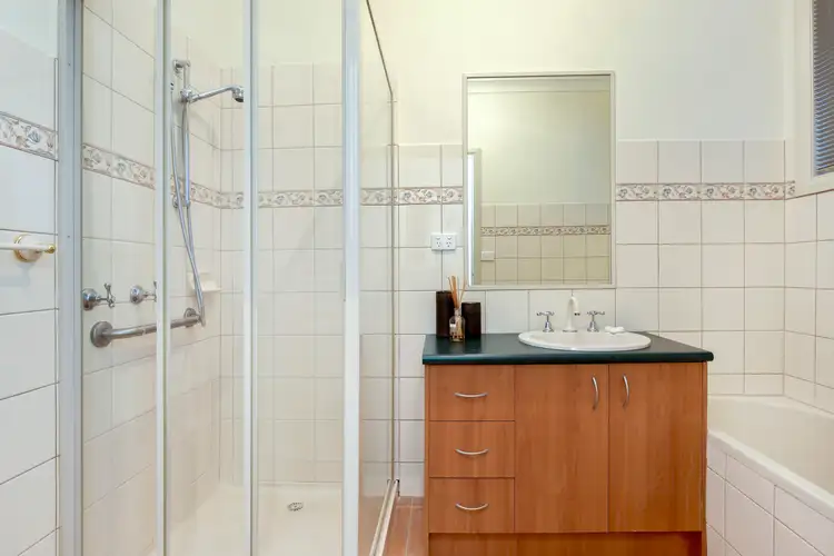 Sixth view of Homely house listing, 2/12 Sibyl Court, Keilor Downs VIC 3038