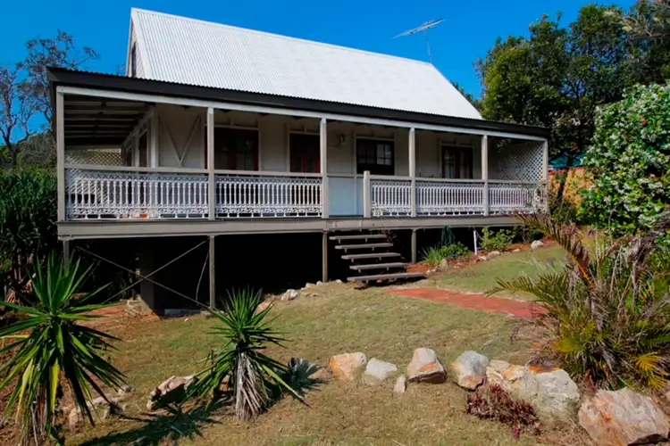 32 Cumming Parade, Point Lookout QLD 4183
