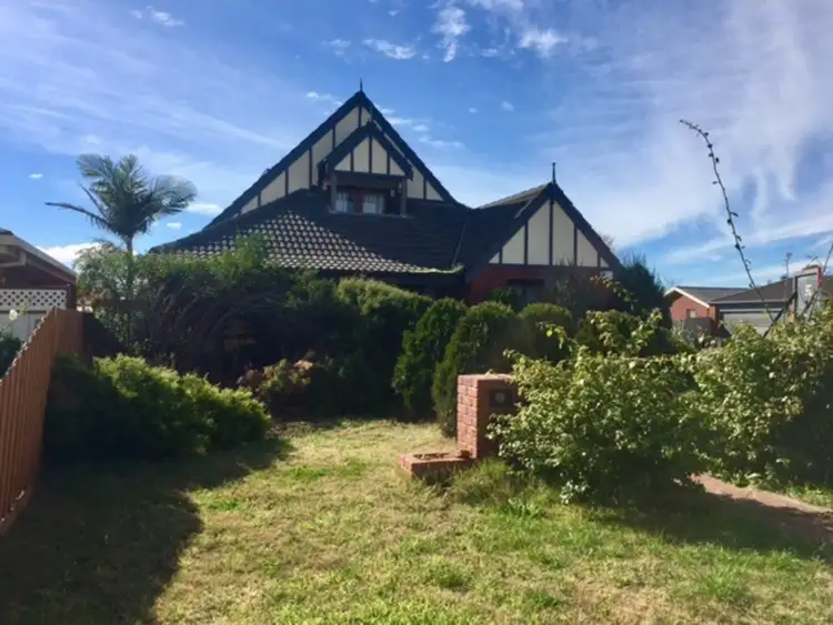 2 Hepburn Place, Sydenham VIC 3037