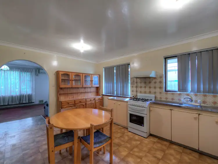 82 Beaconsfield Avenue, Midvale WA 6056