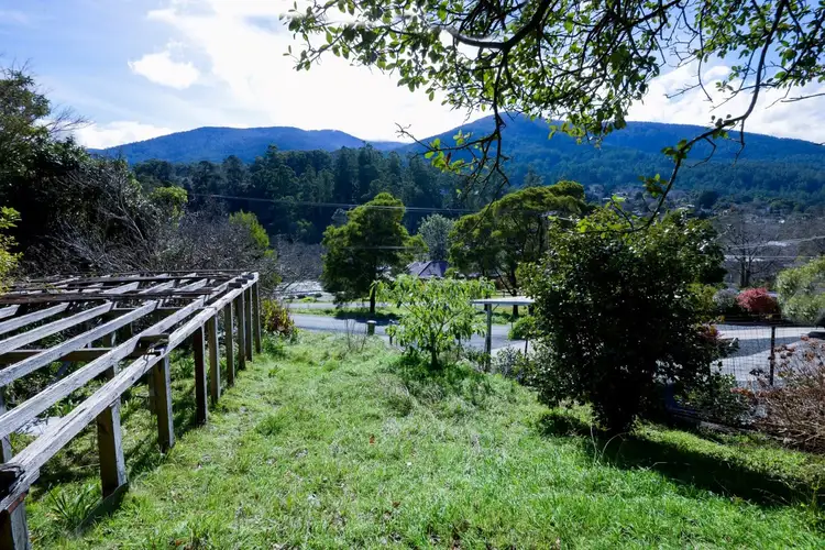 32 Station Road, Warburton VIC 3799