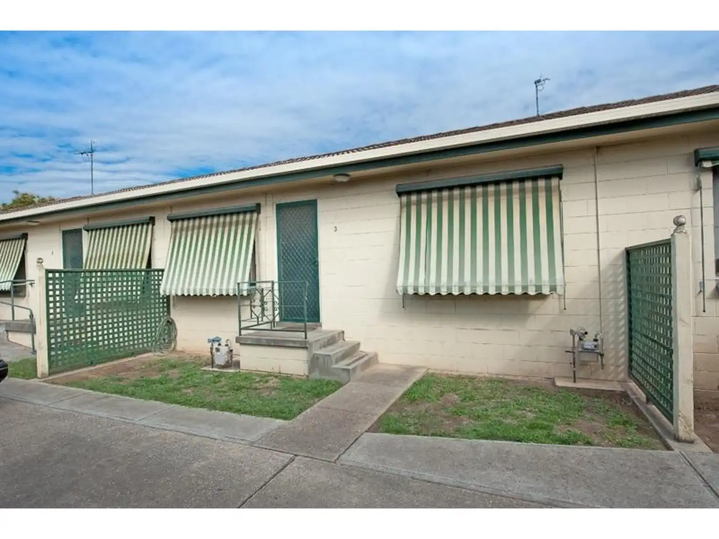 Main view of Homely unit listing, 3 & 4/92 Lawrence Street, Wodonga VIC 3690