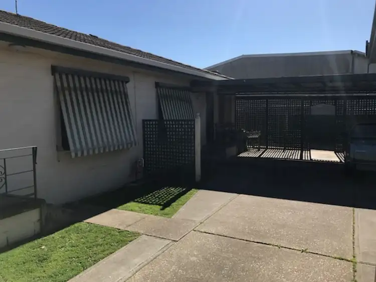 Sixth view of Homely unit listing, 3 & 4/92 Lawrence Street, Wodonga VIC 3690