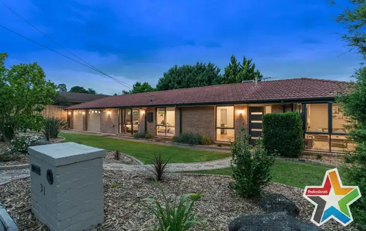 31 Barker Drive, Mooroolbark VIC 3138