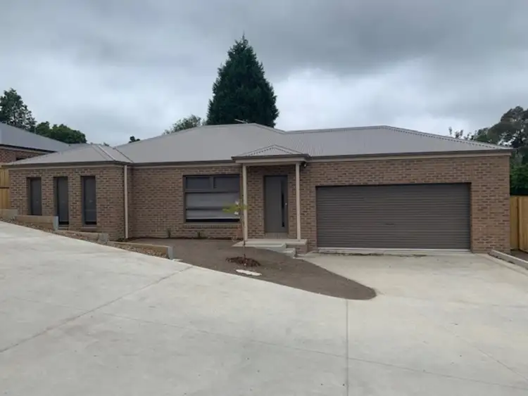 1/4a Walker Street, Black Hill VIC 3350