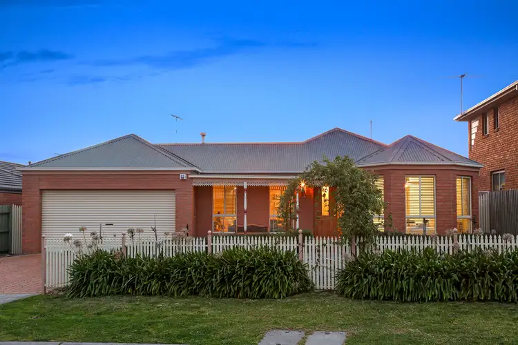 Second view of Homely house listing, 3 Dryburgh Place, Hillside VIC 3037
