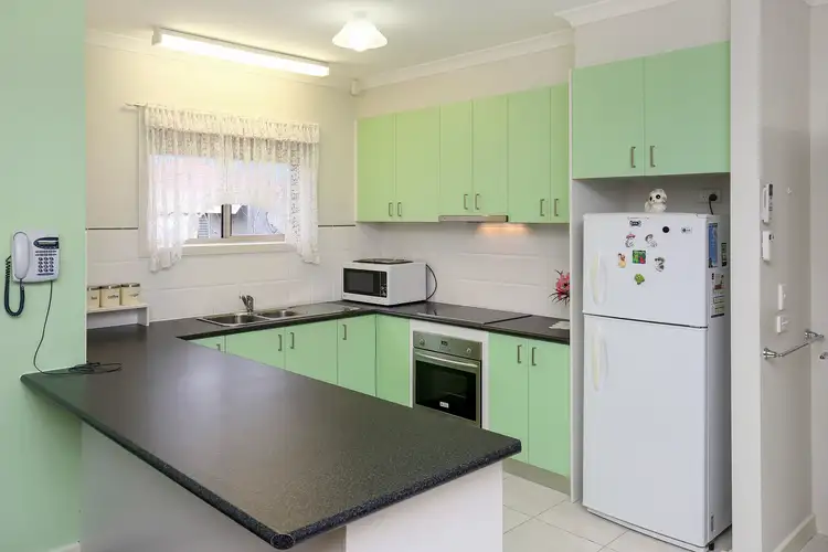 Second view of Homely house listing, 2/2 Bernbanks Avenue, St Albans VIC 3021