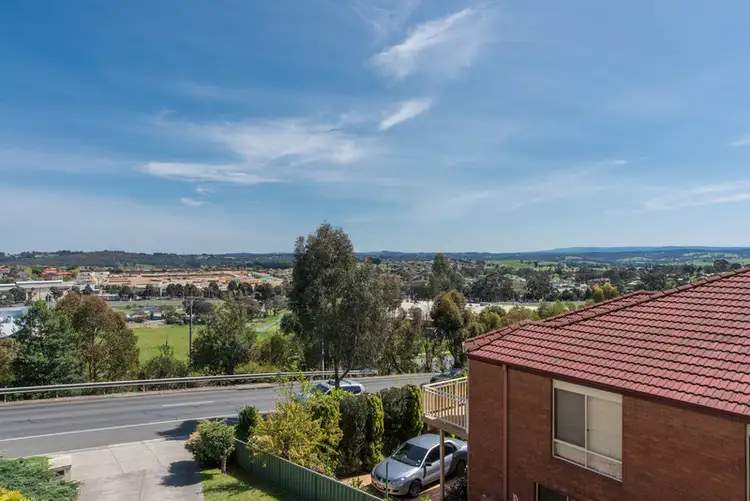 304 Manchester Road, Mooroolbark VIC 3138