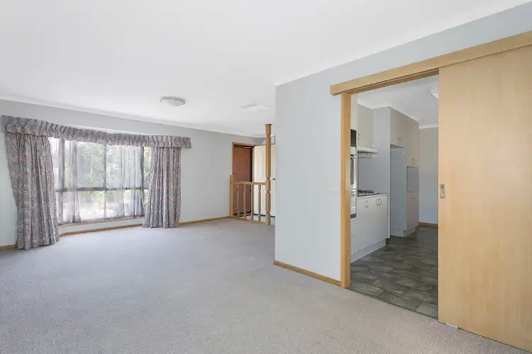 Sixth view of Homely house listing, 2 Beresford Court, Wodonga VIC 3690