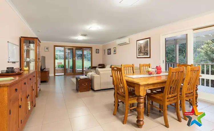 Sixth view of Homely house listing, 15 Coolaroo Court, Mooroolbark VIC 3138