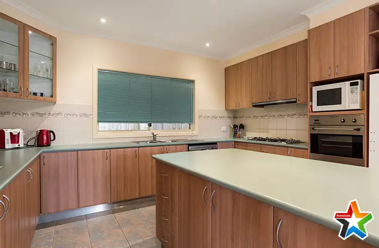 Fifth view of Homely house listing, 5 Shadi Rise, Yarra Glen VIC 3775